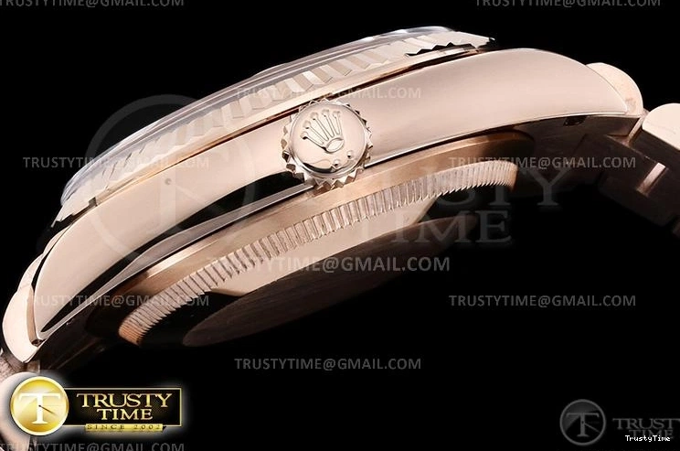 1210 RDD0223A – DayDate 36mm Packable 702